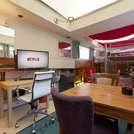 Amico House Boat ゲストハウス